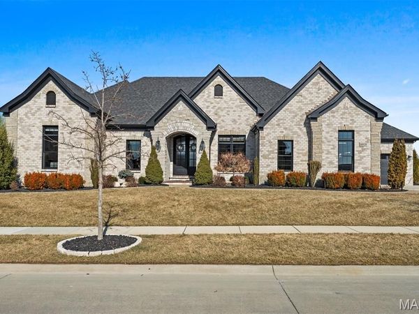16929 Lake Meadow, Chesterfield, MO 63005