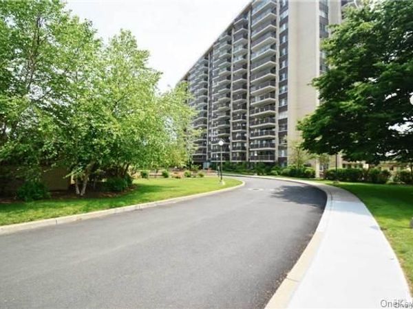 18-15 215th Street , Unit 6 C, Bayside, NY 11360