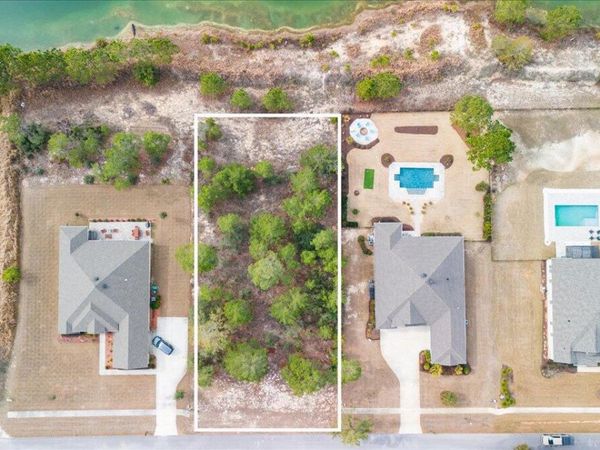 20B W Club House, Freeport, FL 32439