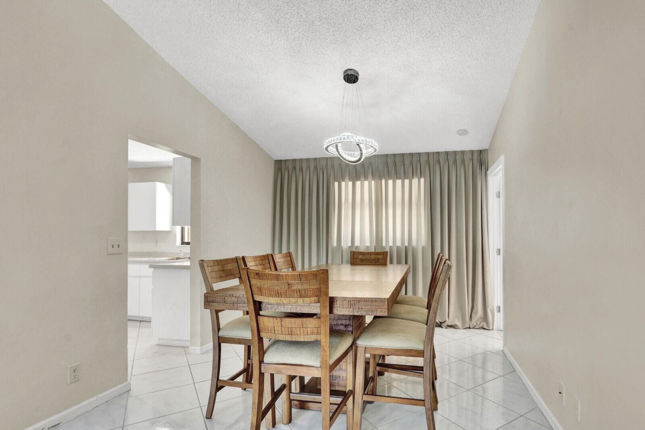 105 Sunflower Circle, Royal Palm Beach, FL 33411 Photo