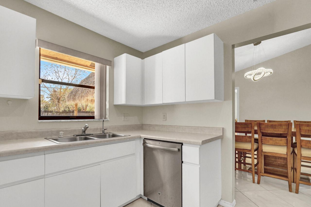 105 Sunflower Circle, Royal Palm Beach, FL 33411 Photo