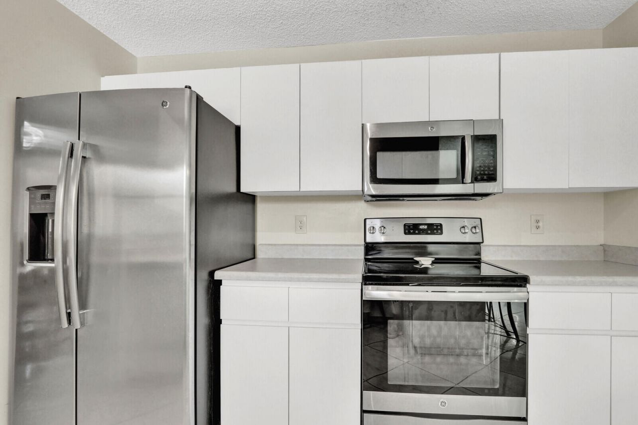 105 Sunflower Circle, Royal Palm Beach, FL 33411 Photo