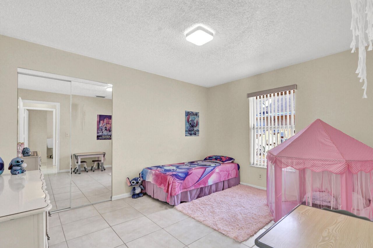 105 Sunflower Circle, Royal Palm Beach, FL 33411 Photo