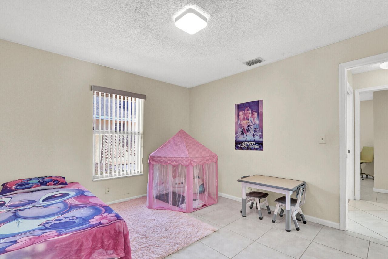 105 Sunflower Circle, Royal Palm Beach, FL 33411 Photo