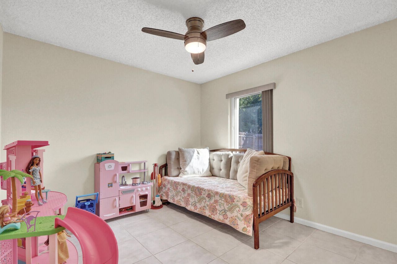 105 Sunflower Circle, Royal Palm Beach, FL 33411 Photo