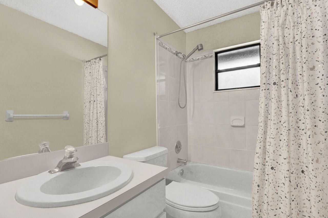 105 Sunflower Circle, Royal Palm Beach, FL 33411 Photo