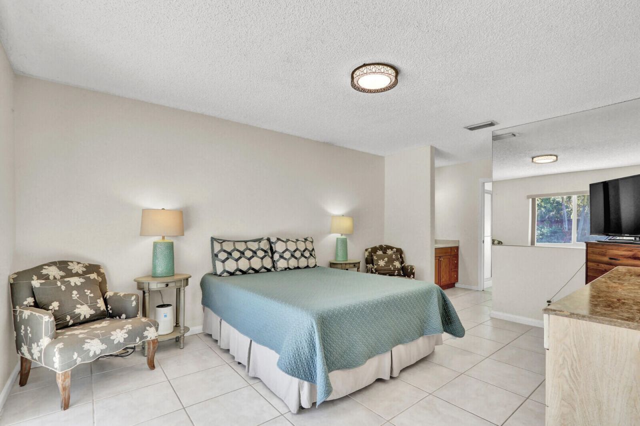 105 Sunflower Circle, Royal Palm Beach, FL 33411 Photo