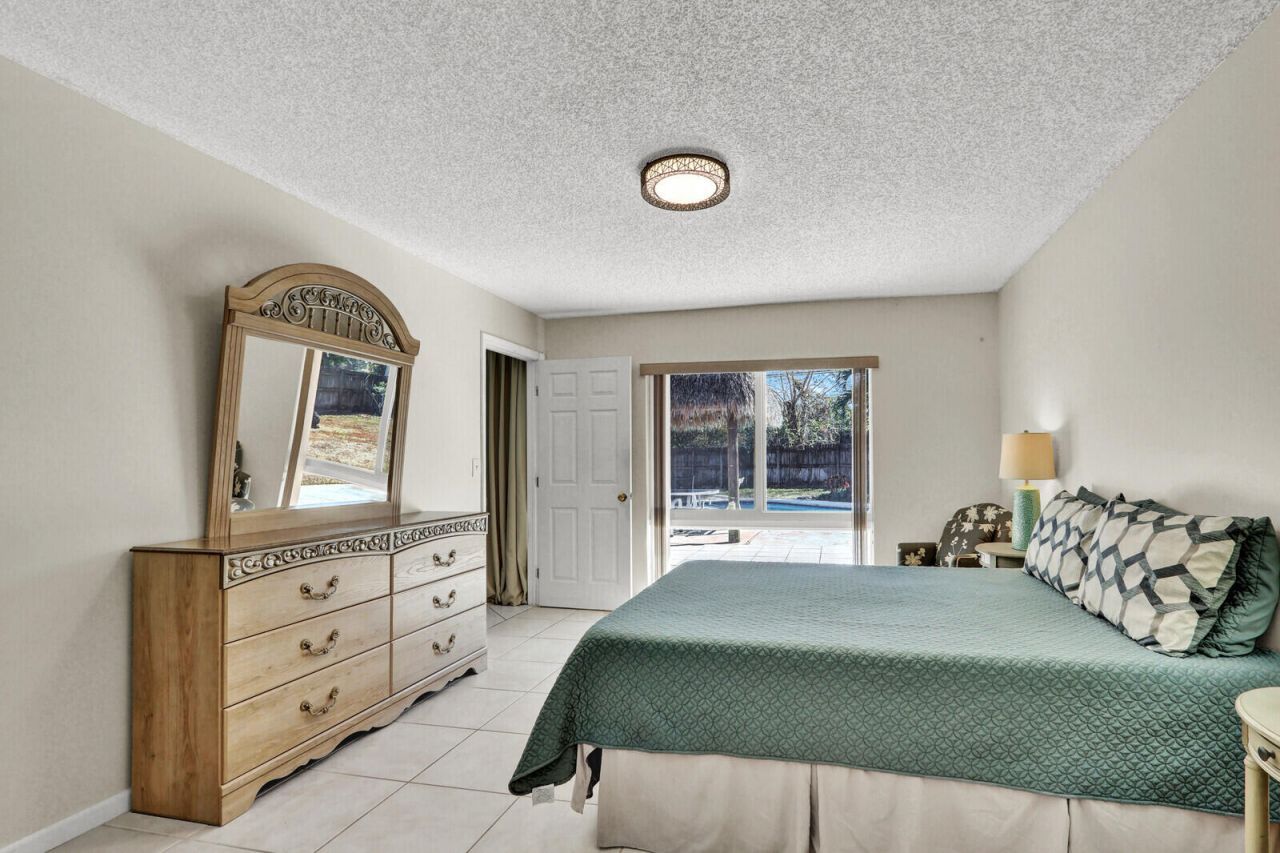 105 Sunflower Circle, Royal Palm Beach, FL 33411 Photo