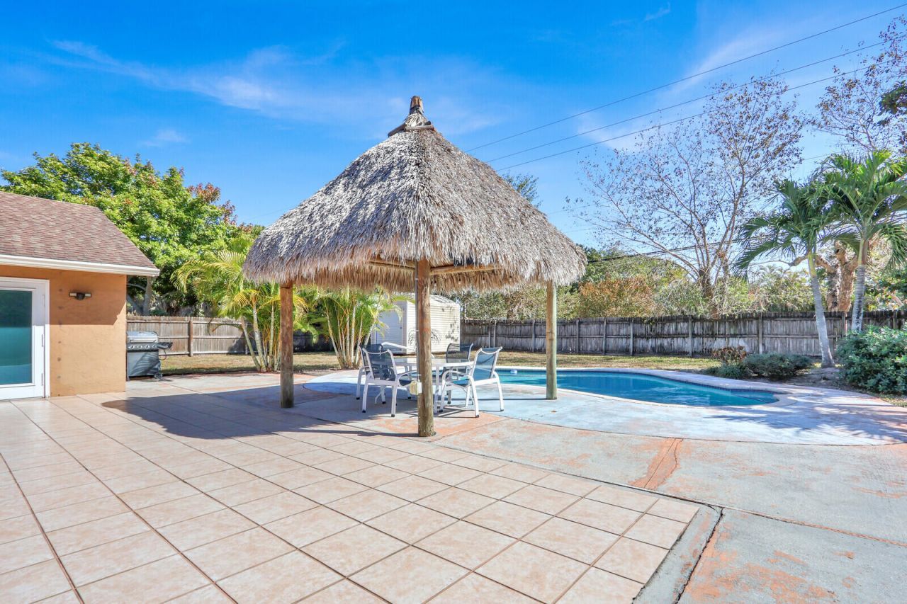 105 Sunflower Circle, Royal Palm Beach, FL 33411 Photo