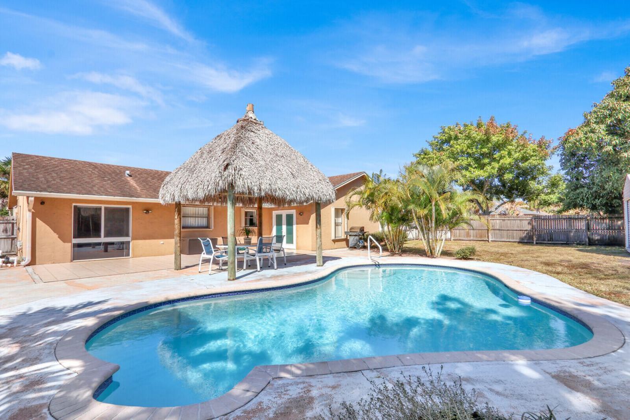 105 Sunflower Circle, Royal Palm Beach, FL 33411 Photo