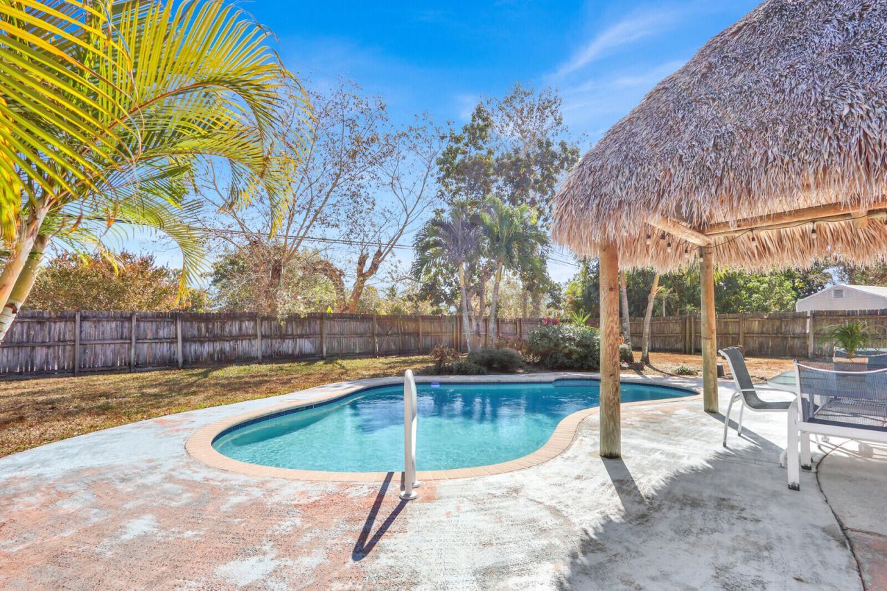 105 Sunflower Circle, Royal Palm Beach, FL 33411 Photo