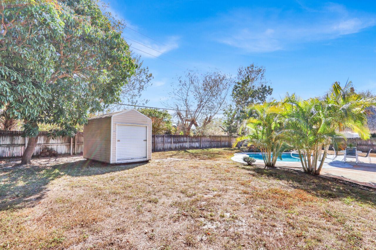 105 Sunflower Circle, Royal Palm Beach, FL 33411 Photo