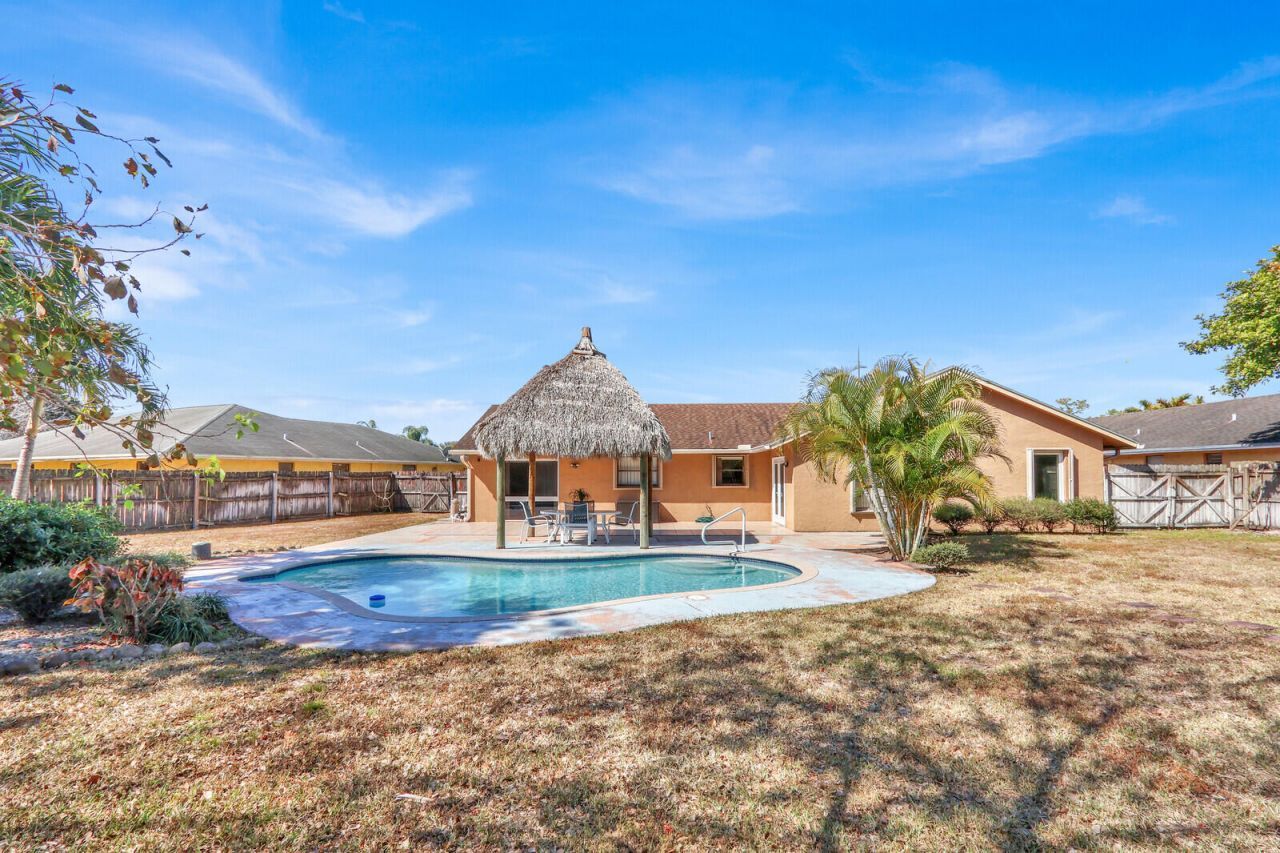 105 Sunflower Circle, Royal Palm Beach, FL 33411 Photo