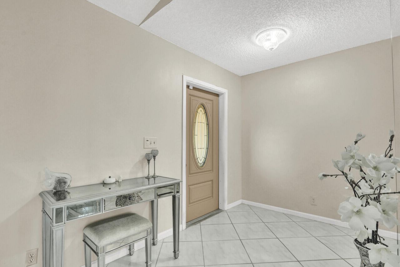 105 Sunflower Circle, Royal Palm Beach, FL 33411 Photo