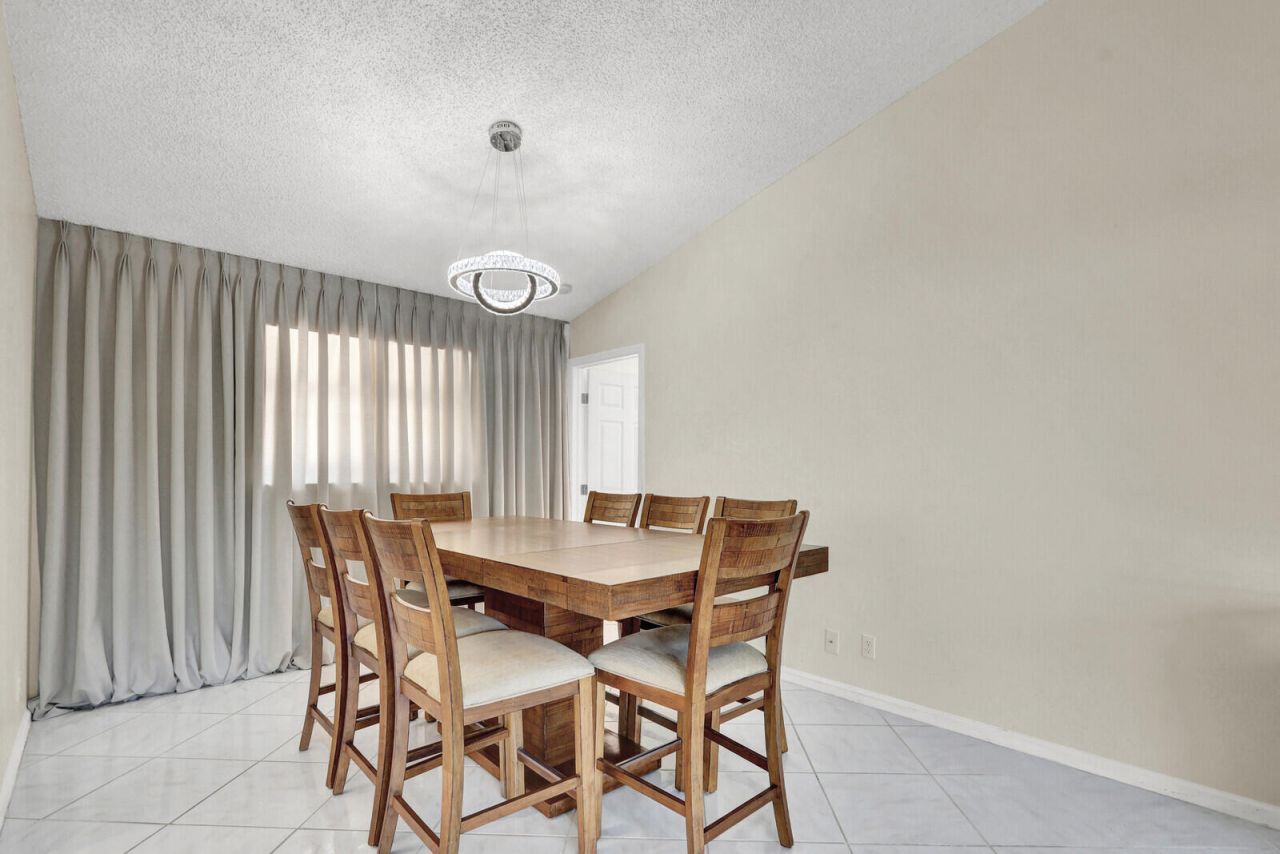 105 Sunflower Circle, Royal Palm Beach, FL 33411 Photo