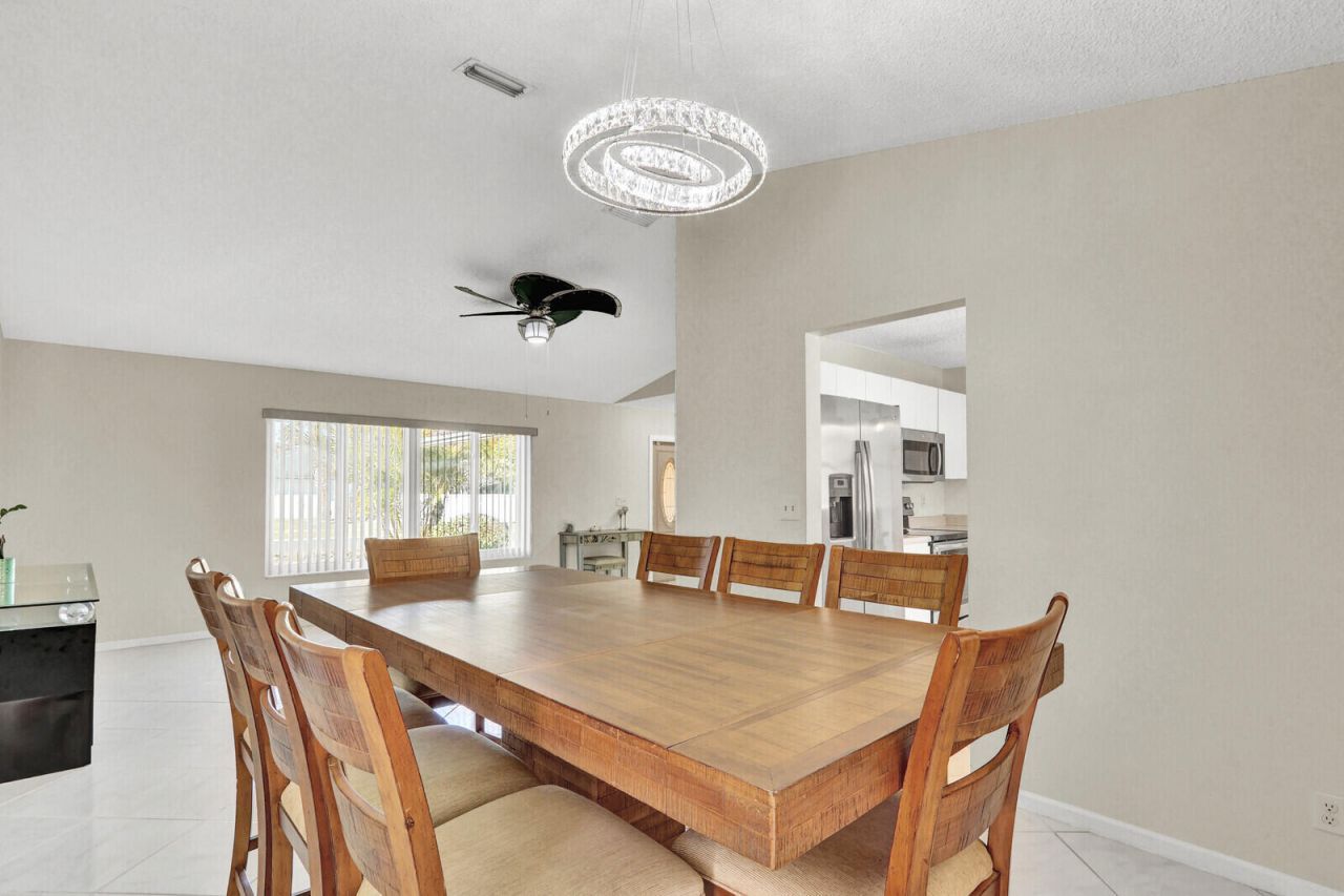 105 Sunflower Circle, Royal Palm Beach, FL 33411 Photo