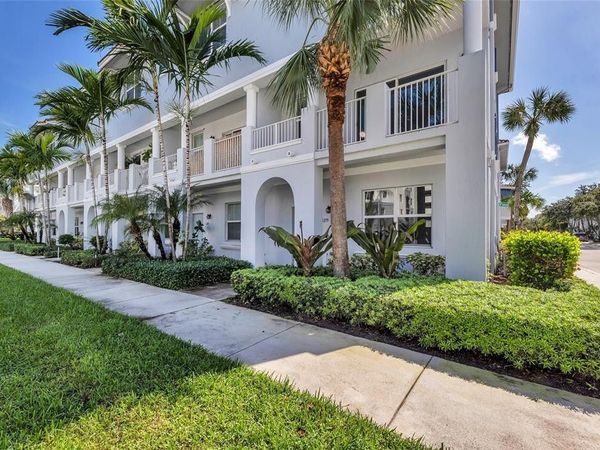 1295 Via De Fossi, Boynton Beach, FL 33426