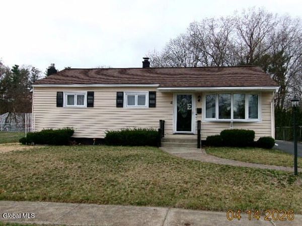 4 Avon Place, South Glens Falls, NY 12803