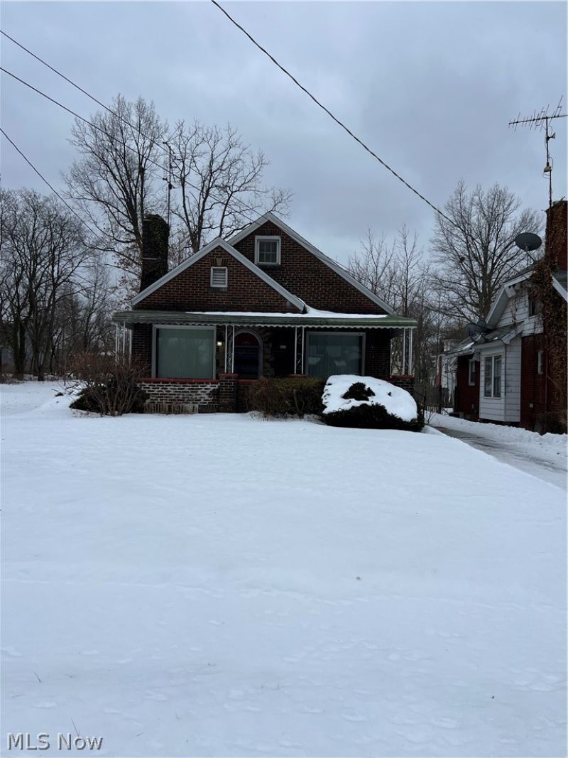 221 E Avondale Avenue, Youngstown, OH 44507 Main Photo