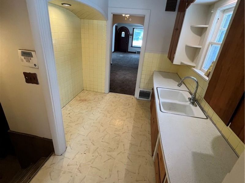 221 E Avondale Avenue, Youngstown, OH 44507 Photo 7