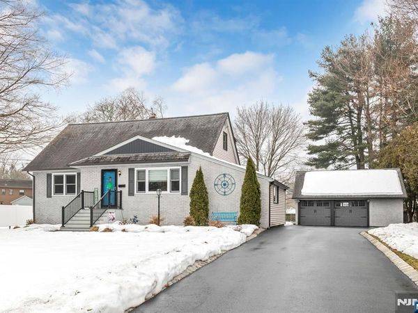 19 Colfax Drive, Pequannock Township, NJ 07440