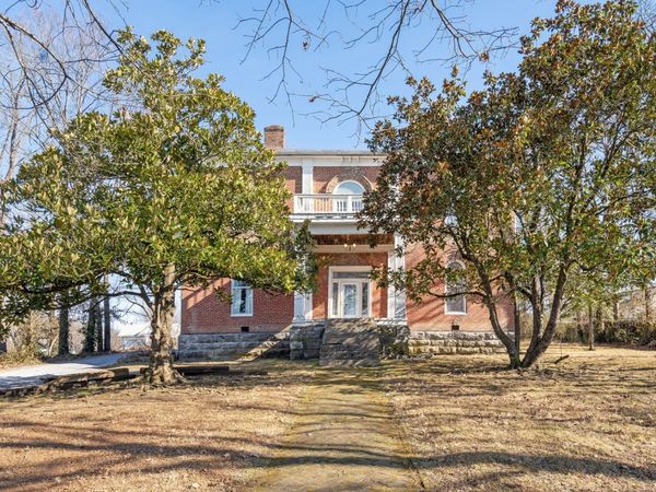 307 Vine St S, Wartrace, TN 37183