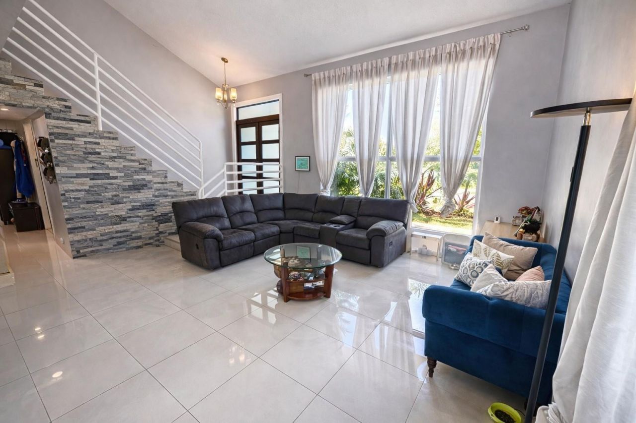 16070 SW 89th Avenue Road, Palmetto Bay, FL 33157 Photo