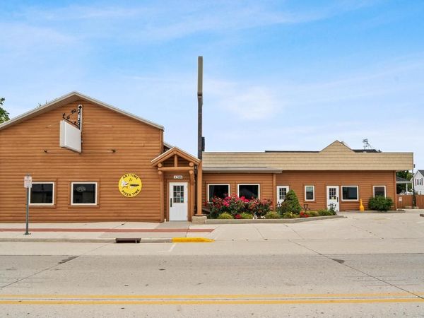 1702 Wisconsin AVENUE, New Holstein, WI 53061