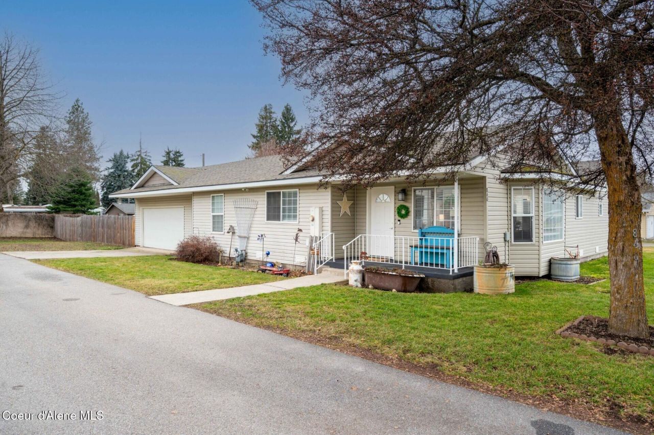 840 W Kyler Ave, Hayden, ID 83835 Main Photo