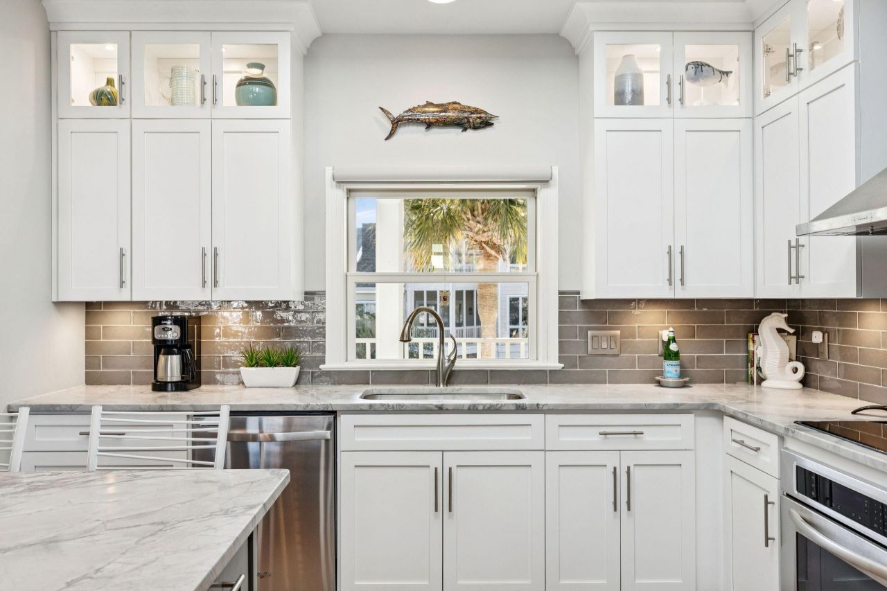 1551 Ben Sawyer Boulevard Photo 12