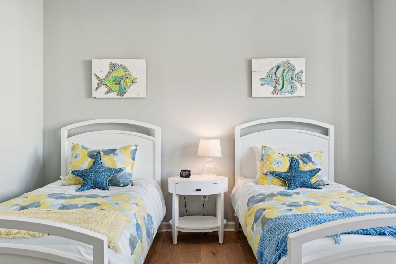 1551 Ben Sawyer Boulevard Photo 28