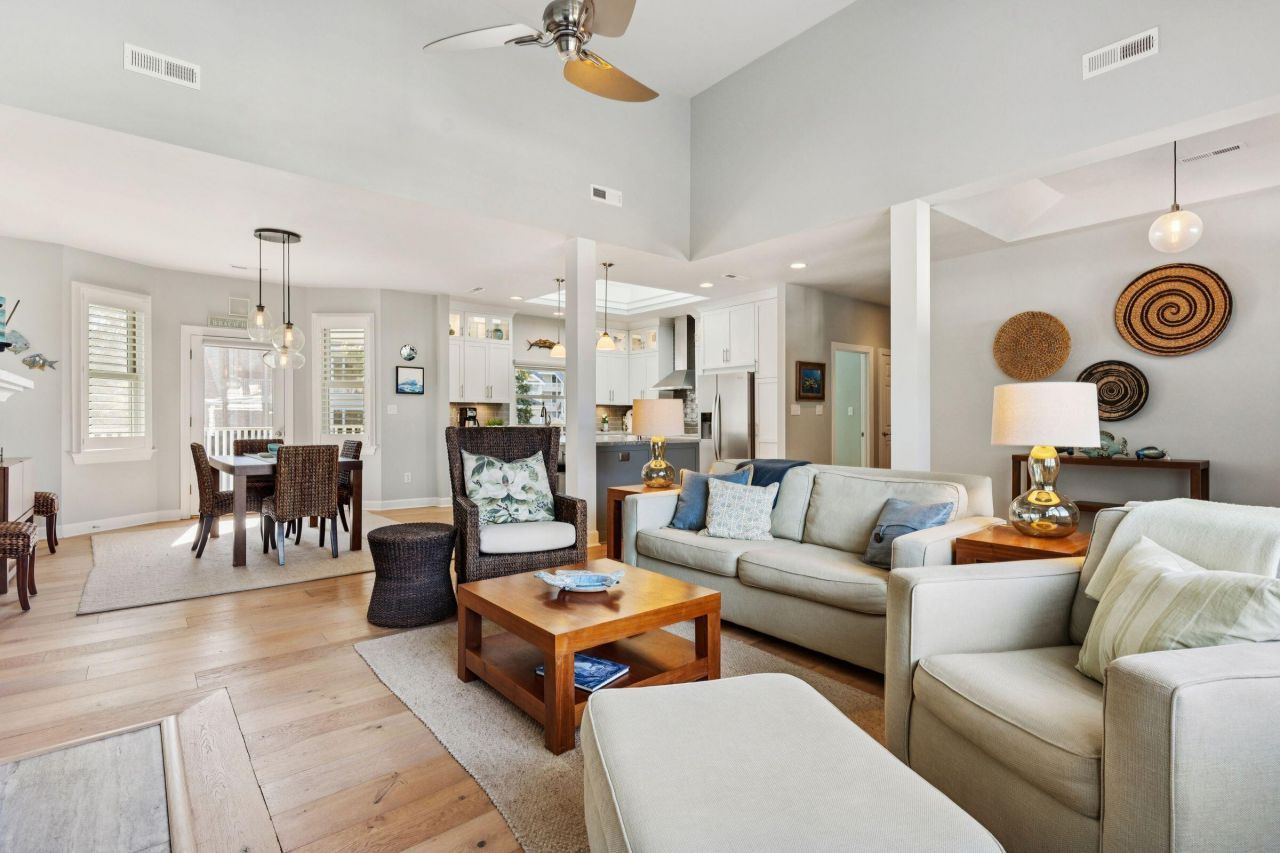 1551 Ben Sawyer Boulevard Photo 4