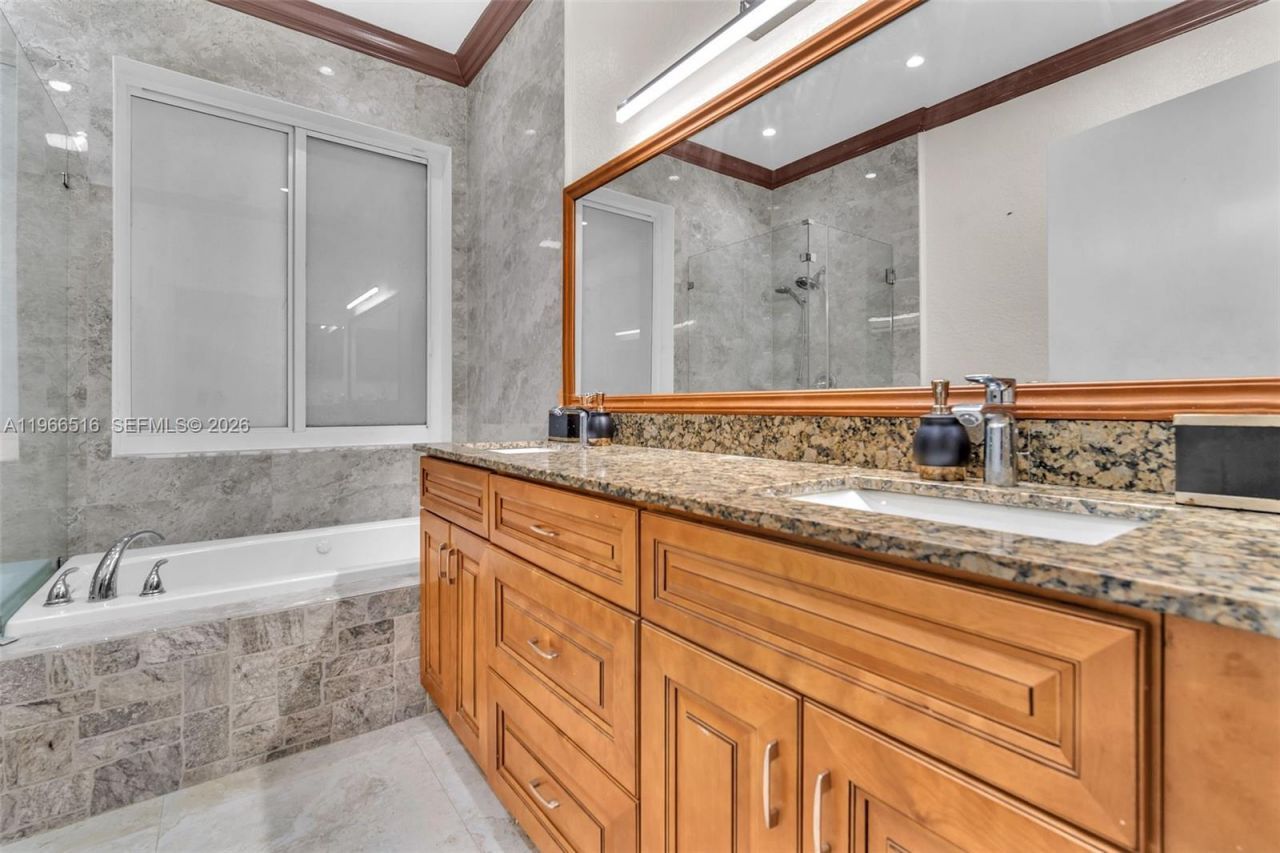 544 NW 159th Ln, Pembroke Pines, FL 33028 Photo