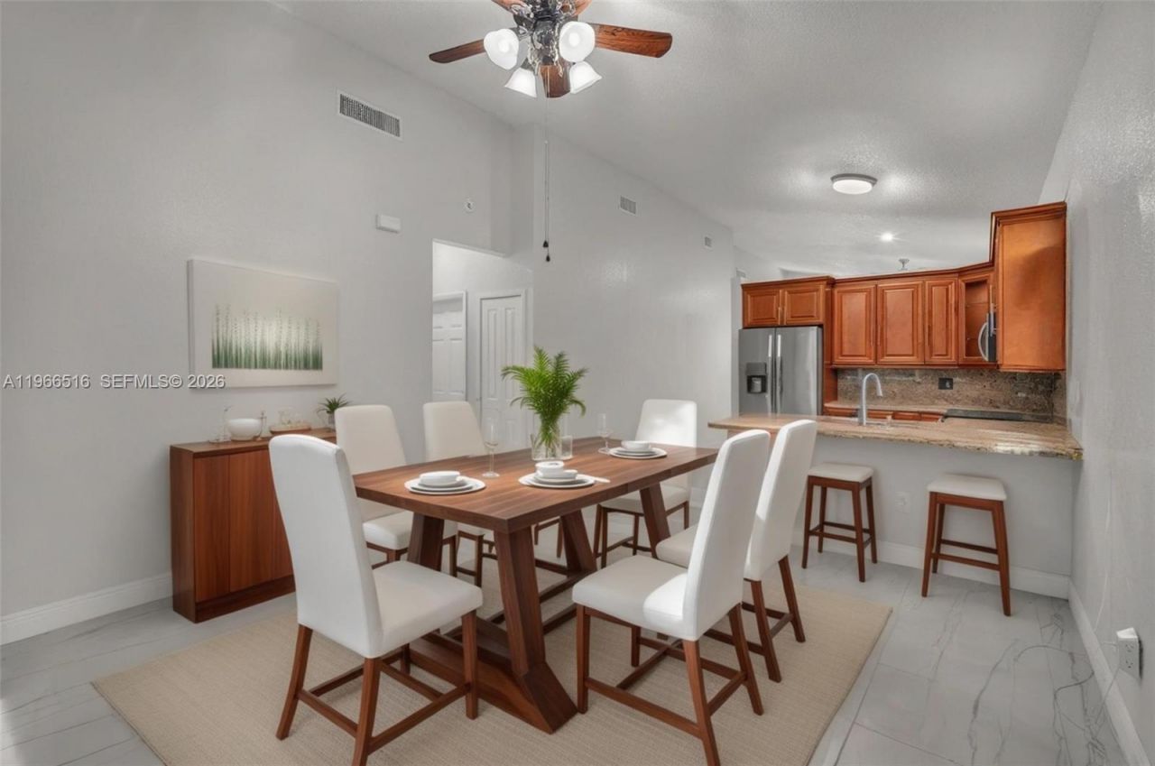 544 NW 159th Ln, Pembroke Pines, FL 33028 Photo