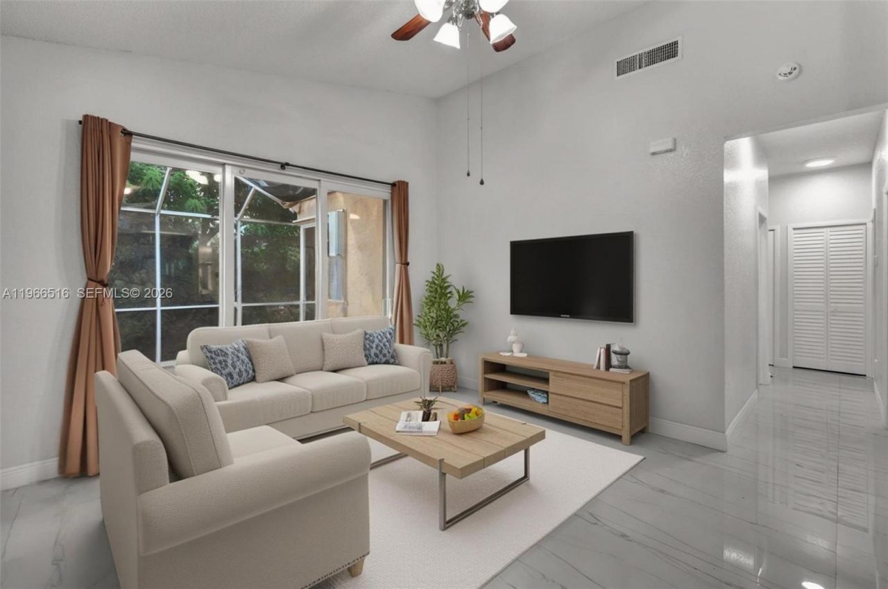 544 NW 159th Ln, Pembroke Pines, FL 33028 Photo