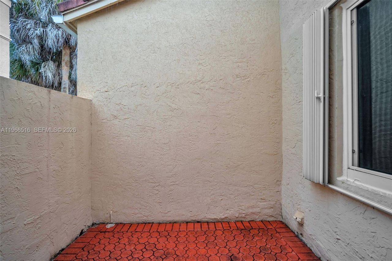 544 NW 159th Ln, Pembroke Pines, FL 33028 Photo