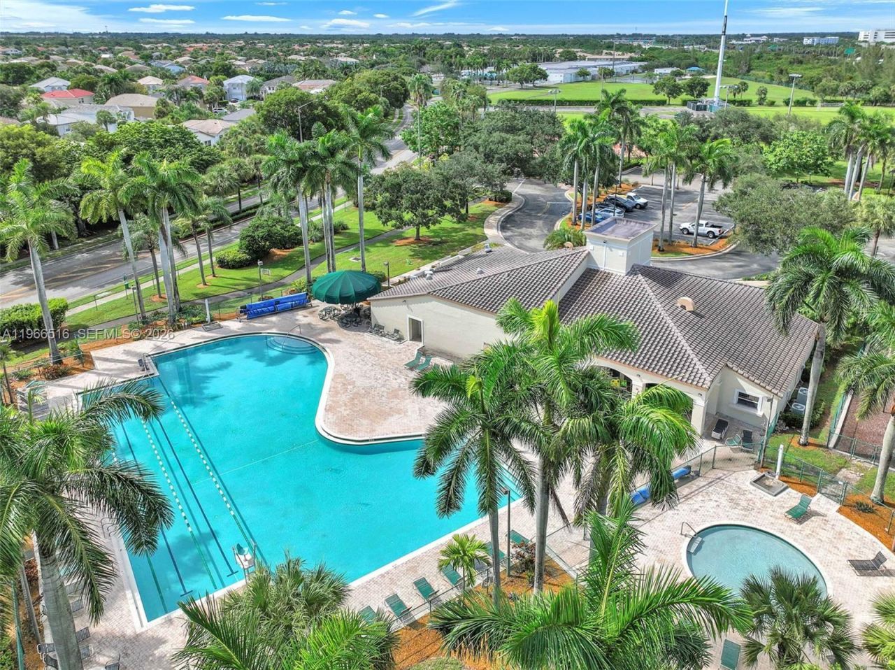 544 NW 159th Ln, Pembroke Pines, FL 33028 Photo