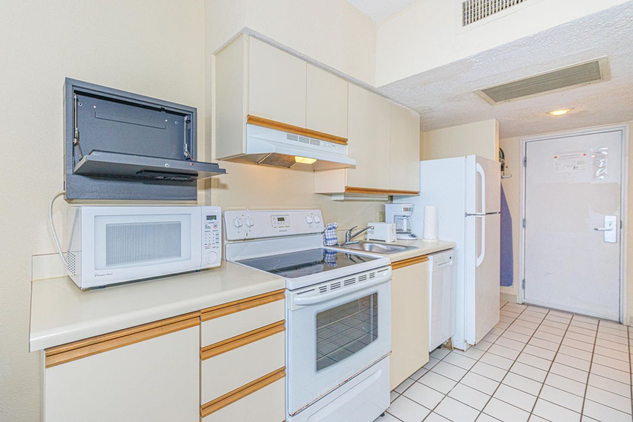 1304 N Ocean Blvd.  Photo 10