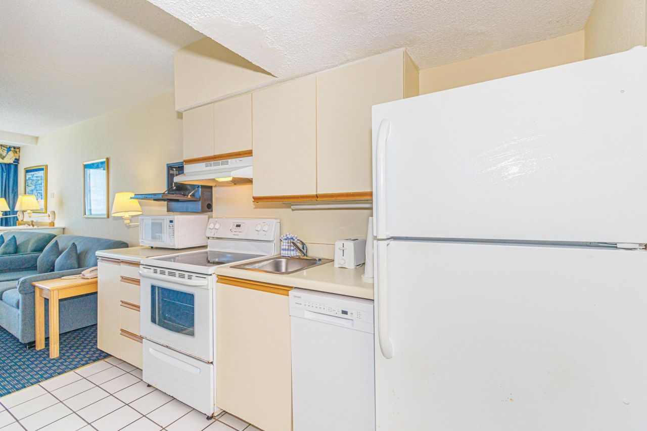 1304 N Ocean Blvd.  Photo 16