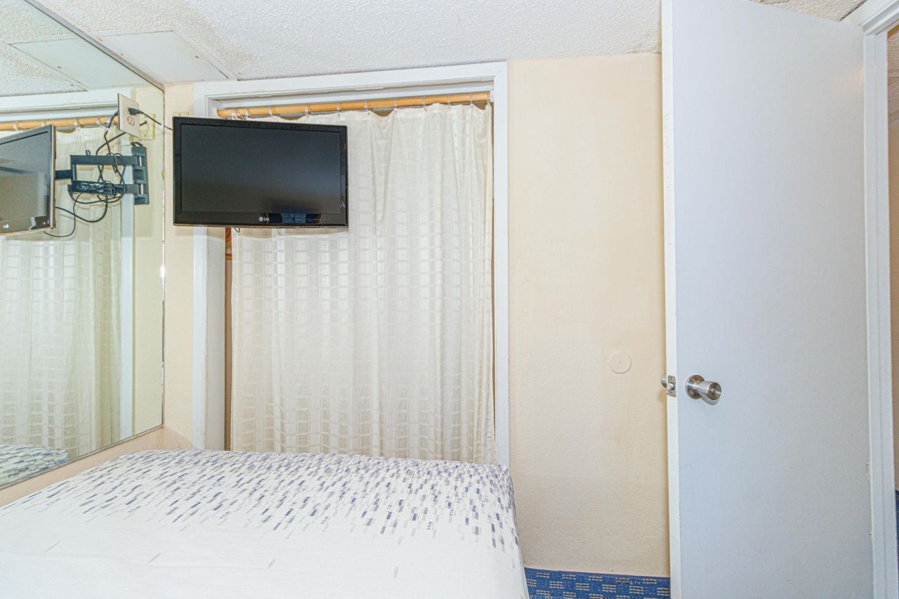 1304 N Ocean Blvd.  Photo 14