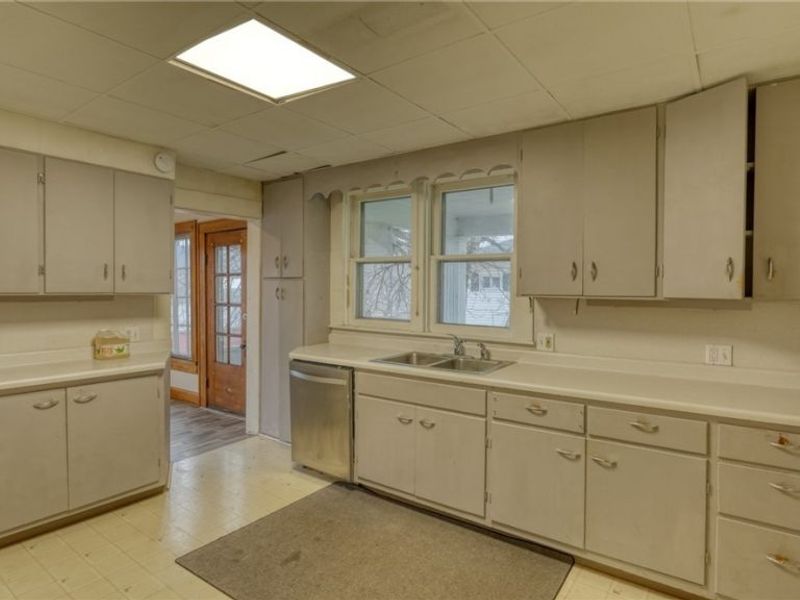 240 E Main Street, Quaker City, OH 43773 Photo 3