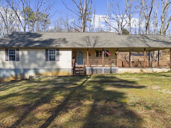6124 Clyde Connor Rd, Murrayville, GA 30564