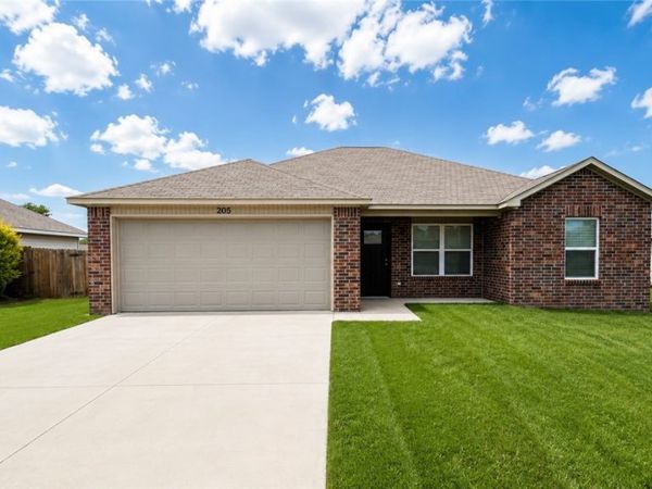 205 Pecan Street, Lincoln, AR 72744