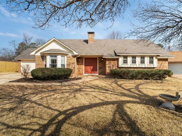 7 Horseshoe Dr., Texarkana, TX 75501