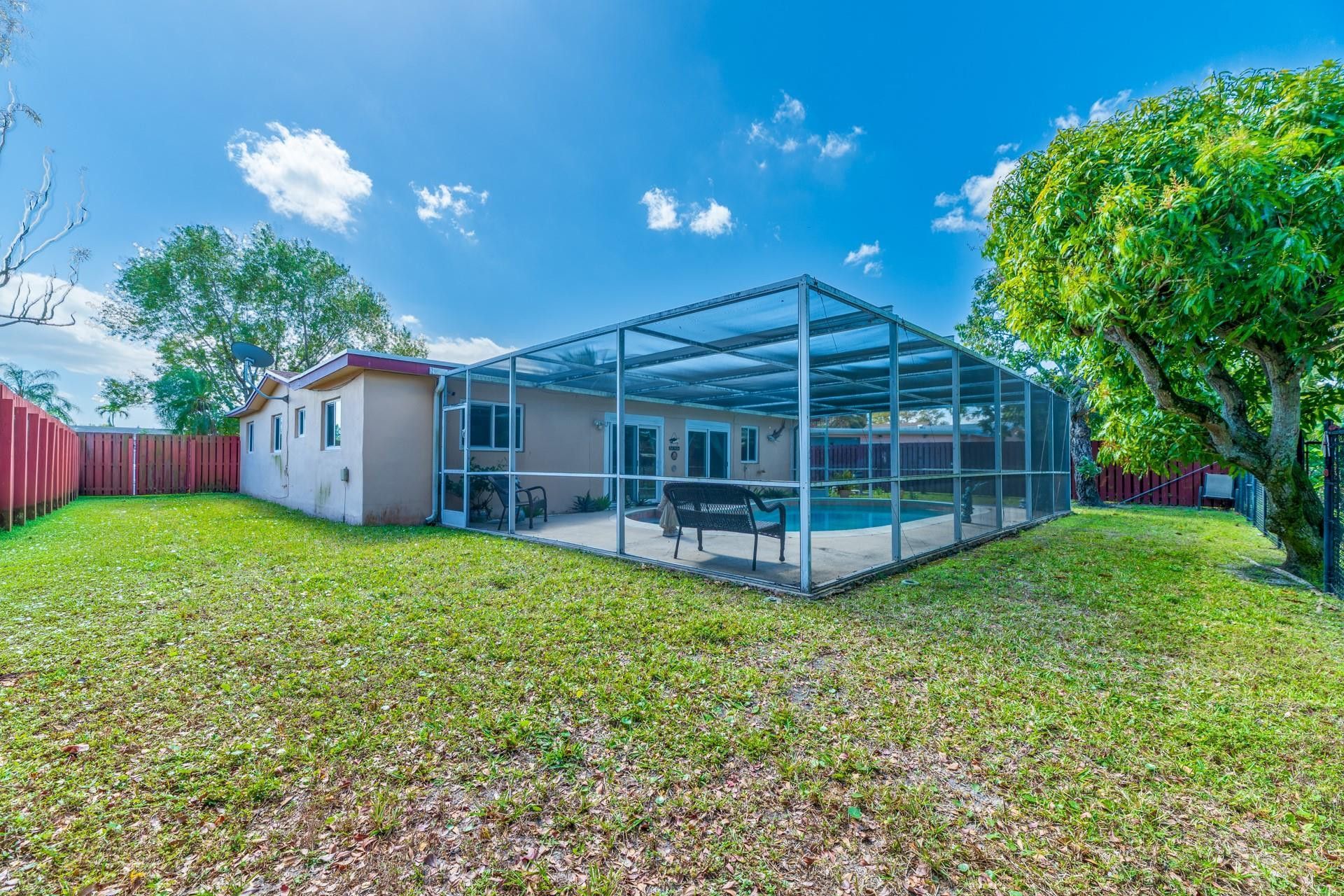 6853 NW 2nd St, Margate, FL 33063 Photo