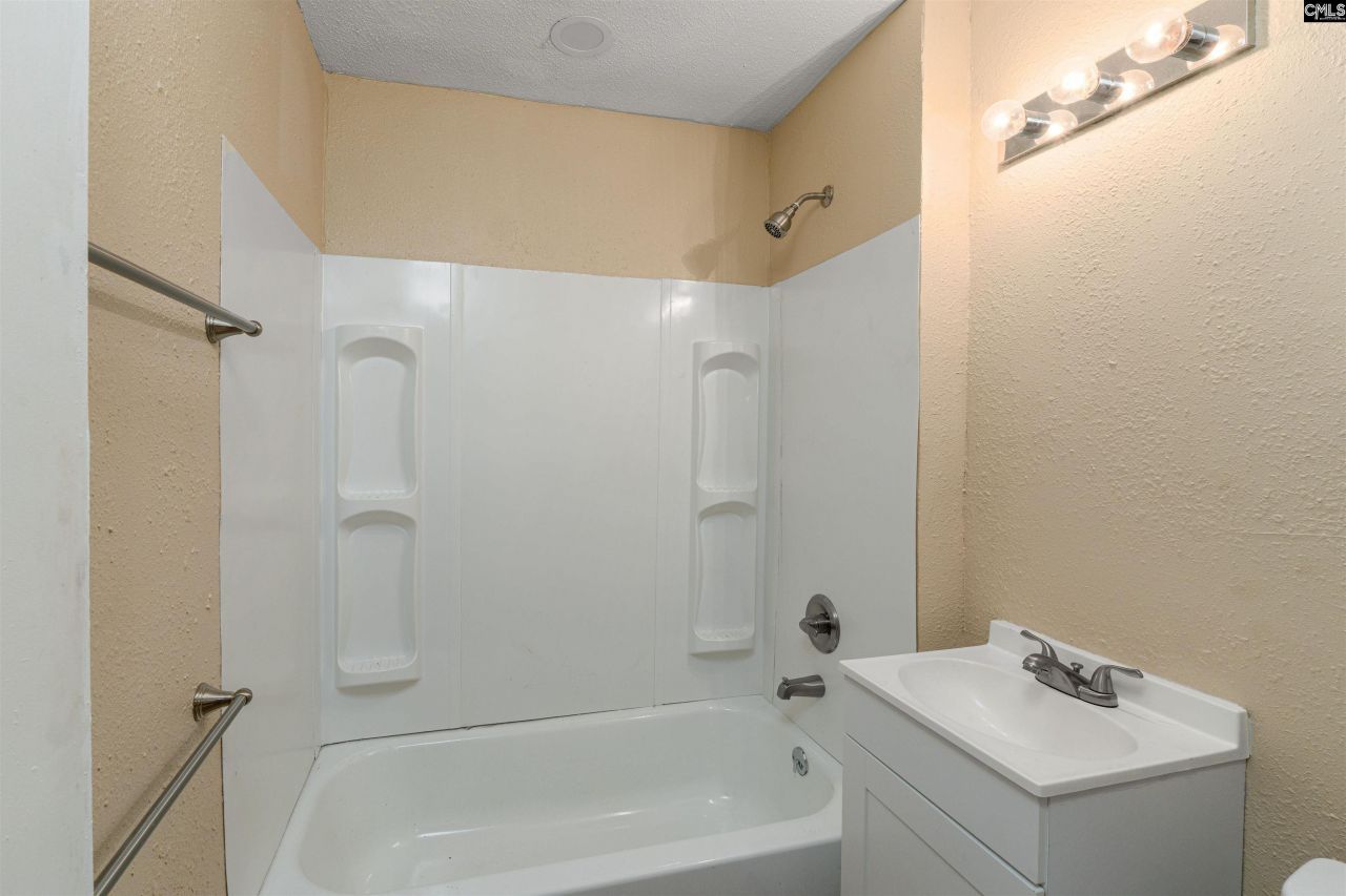 320 S Beltline  Photo 11