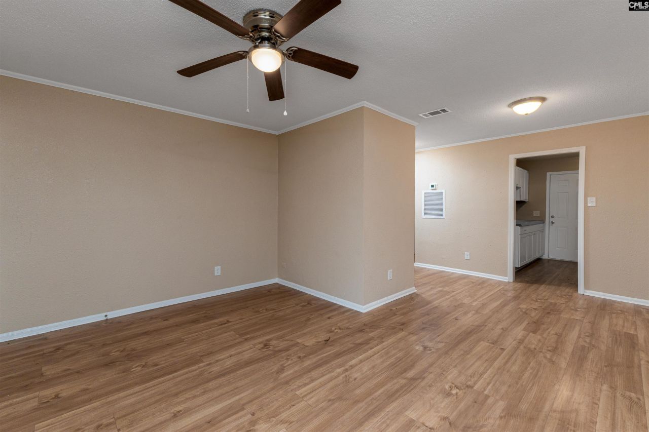 320 S Beltline  Photo 5