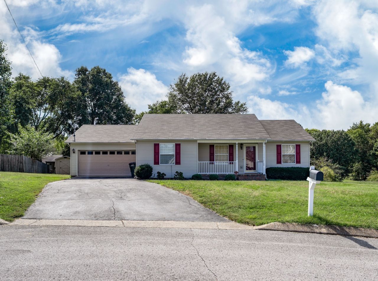 2108 Carrie Ct, Columbia, TN 38401 Main Photo