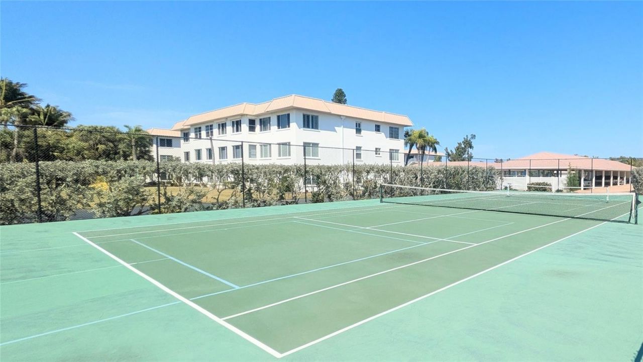 3240 Gulf Of Mexico Drive, Unit B504, Longboat Key, FL 34228 Photo