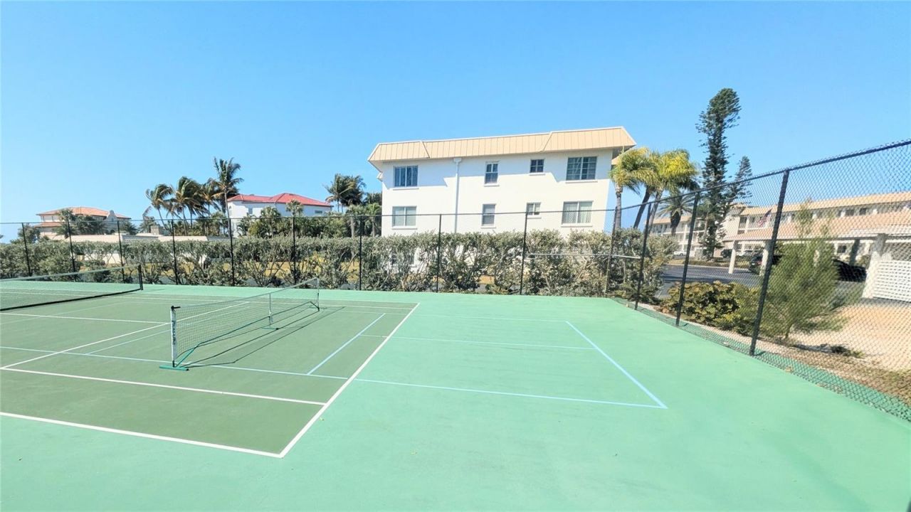 3240 Gulf Of Mexico Drive, Unit B504, Longboat Key, FL 34228 Photo